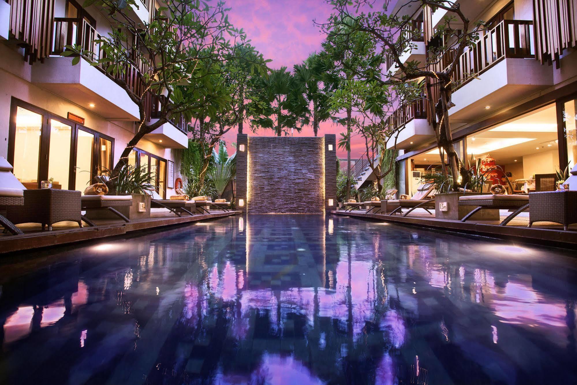 D'Primahotel Seminyak Exterior photo